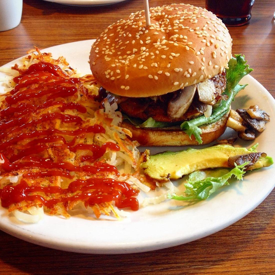 dennys-amys-burger